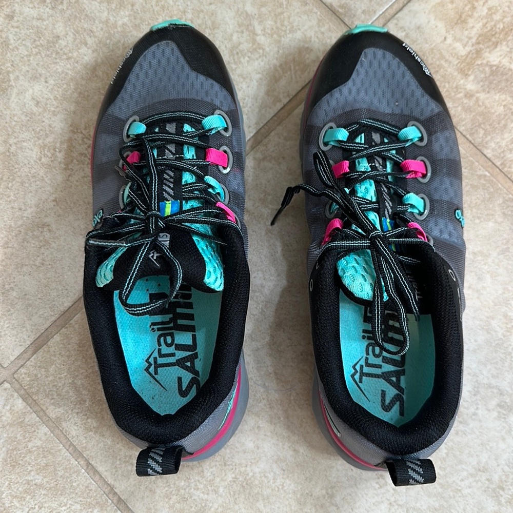 Salming Women’s Trail 5 size 9 shoes